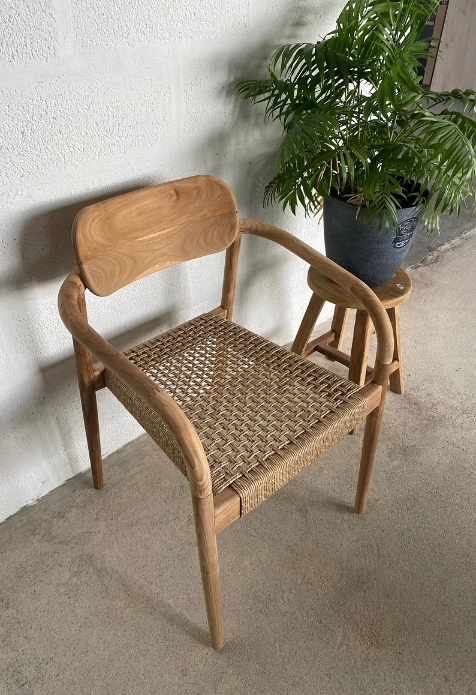 chaise-bali-8 table en bois suar