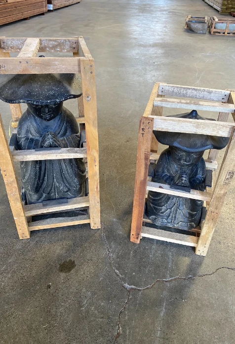 importation-moine-bali table en bois suar